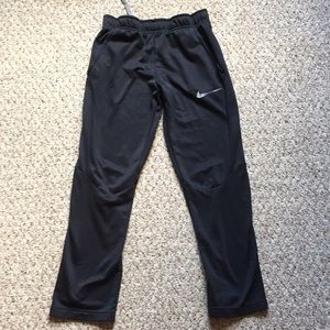Boys Nike dry fit sweatpants